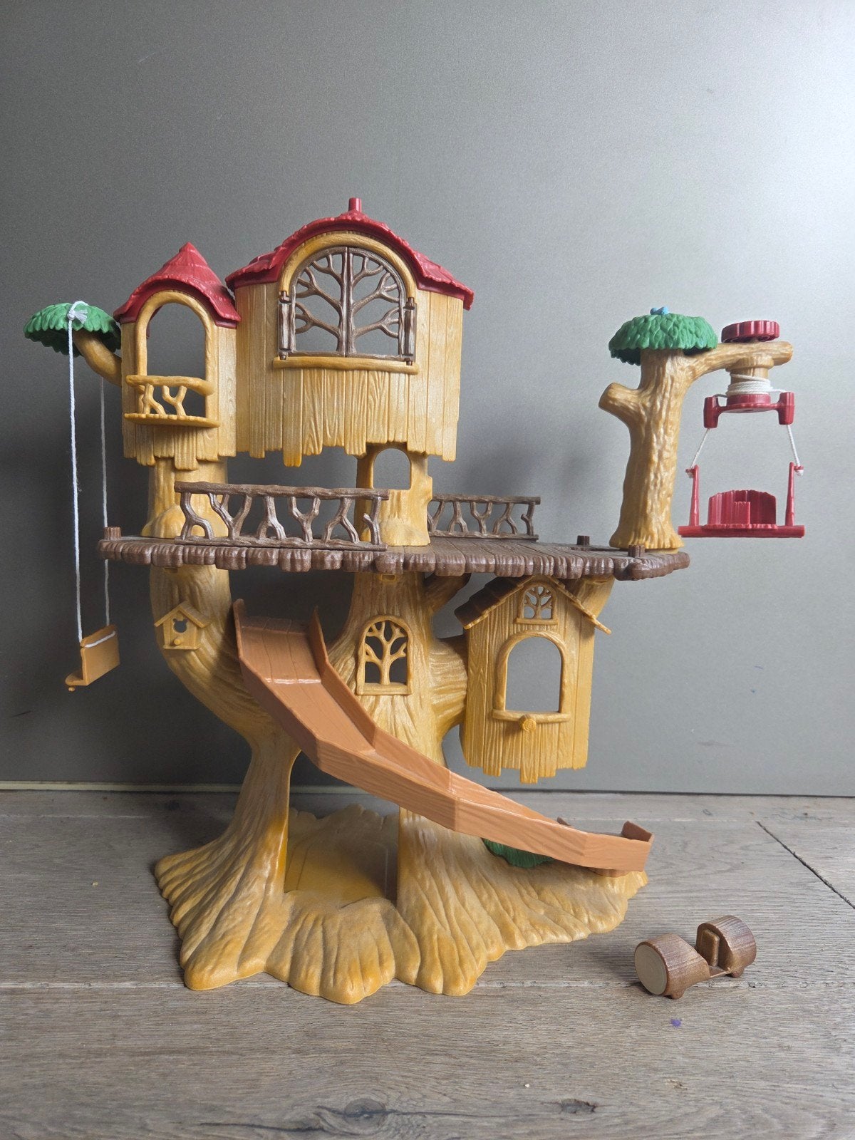 Foto 2 van Sylvanian Families Avontuurlijke Boomhut Speelset