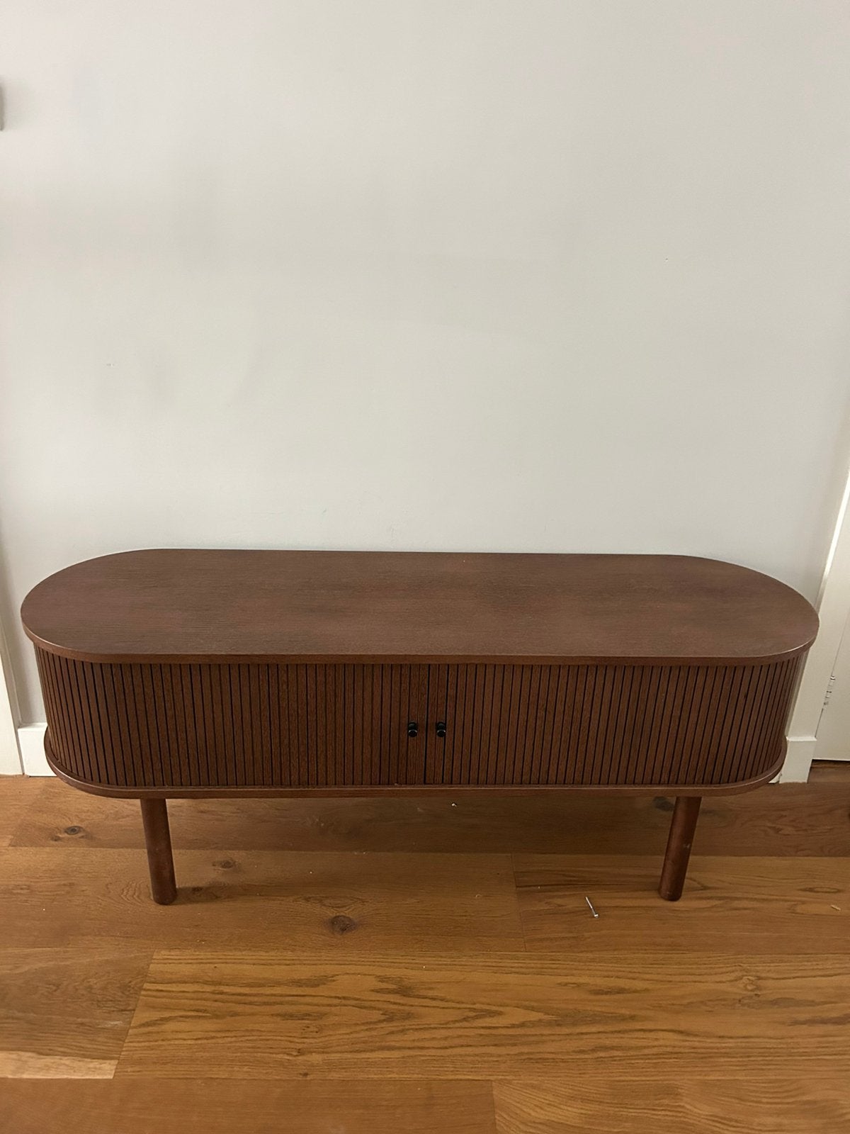 Dressoir / tv meubel (Calary) walnoot, Huis en Inrichting, Kasten | Dressoirs, Ophalen, Zo goed als nieuw, 25 tot 50 cm, 100 tot 150 cm