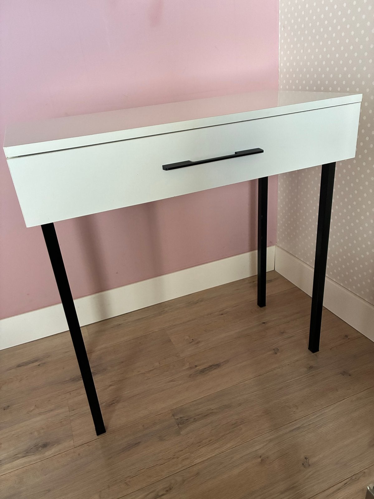 Modern wit make-up tafeltje en zwarte poten, Ophalen, Zo goed als nieuw, 75 cm of meer, 60 cm of meer