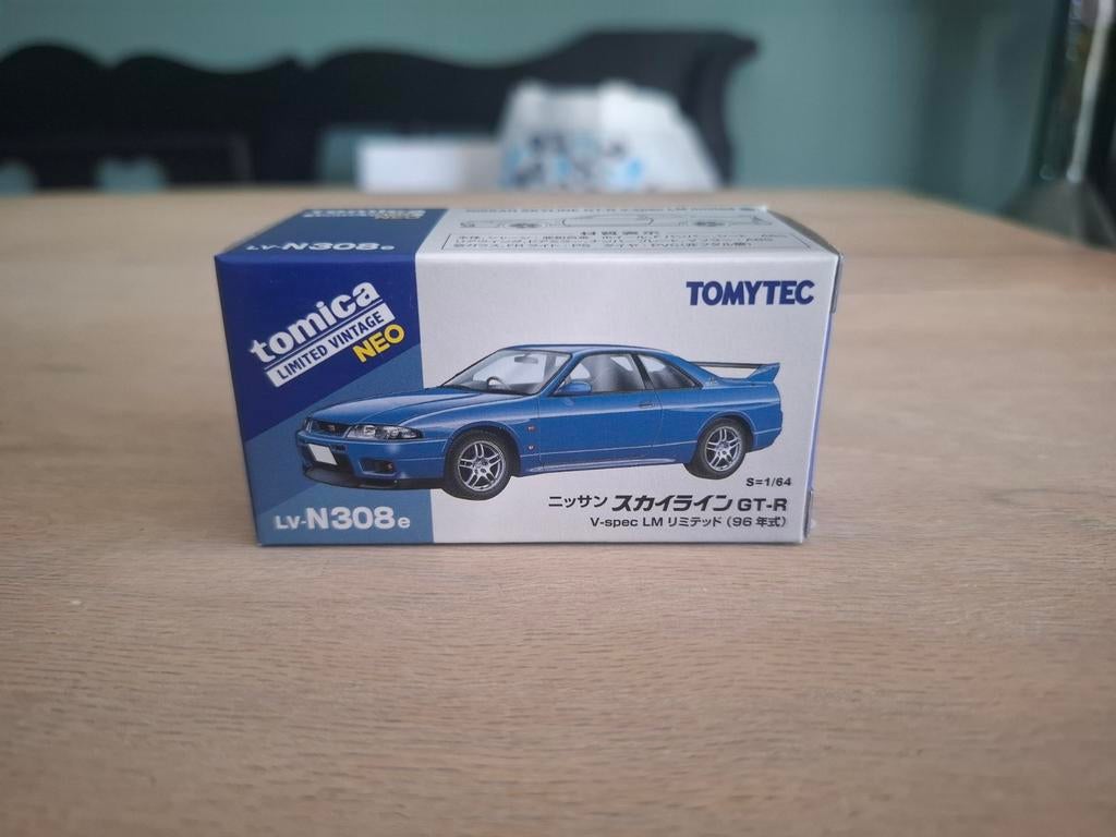 Tomica Limited Vintage - Nissan Skyline GT-R V-Spec LM, Hobby en Vrije tijd, Modelauto's | Overige schalen, Ophalen of Verzenden