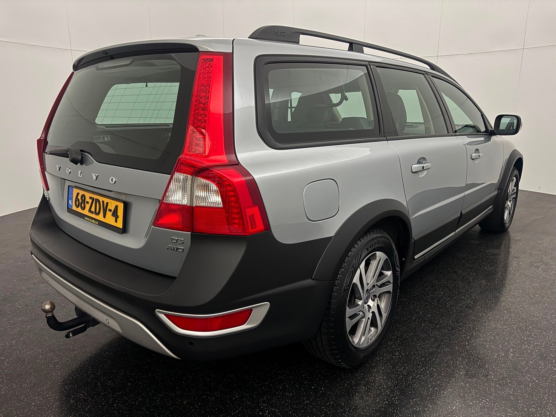 Volvo XC70 2.4 D5 AUT Summum / Trekhaak / Nieuwe apk, Automaat, 1716 kg, Gebruikt, Zwart
