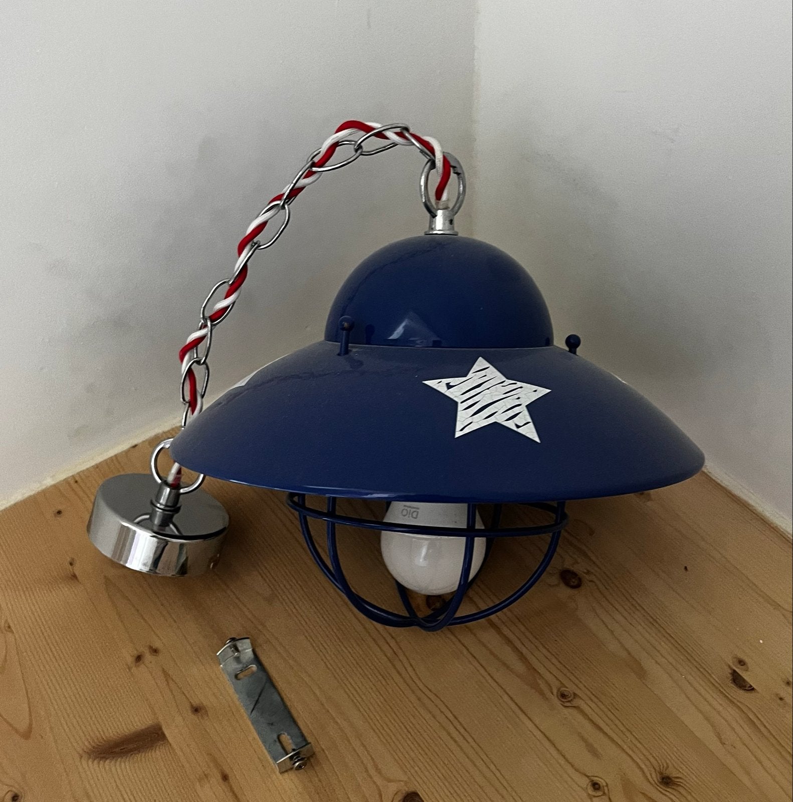Hanglamp blauw met witte sterren, incl. lampje en haak, Ophalen of Verzenden, Gebruikt, Metaal, E27 (groot)
