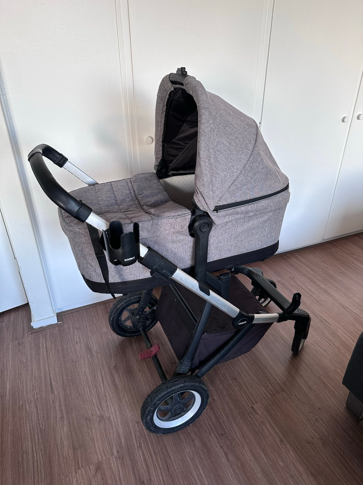 Thule Sleek kinderwagen met reiswieg, Gebruikt, Met reiswieg, Ophalen, Kinderwagen