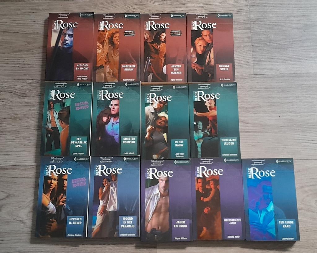 Harlequin Rose Black - 13 Romantische Romans, Ophalen of Verzenden, Gelezen, Diverse Auteurs, Nederland