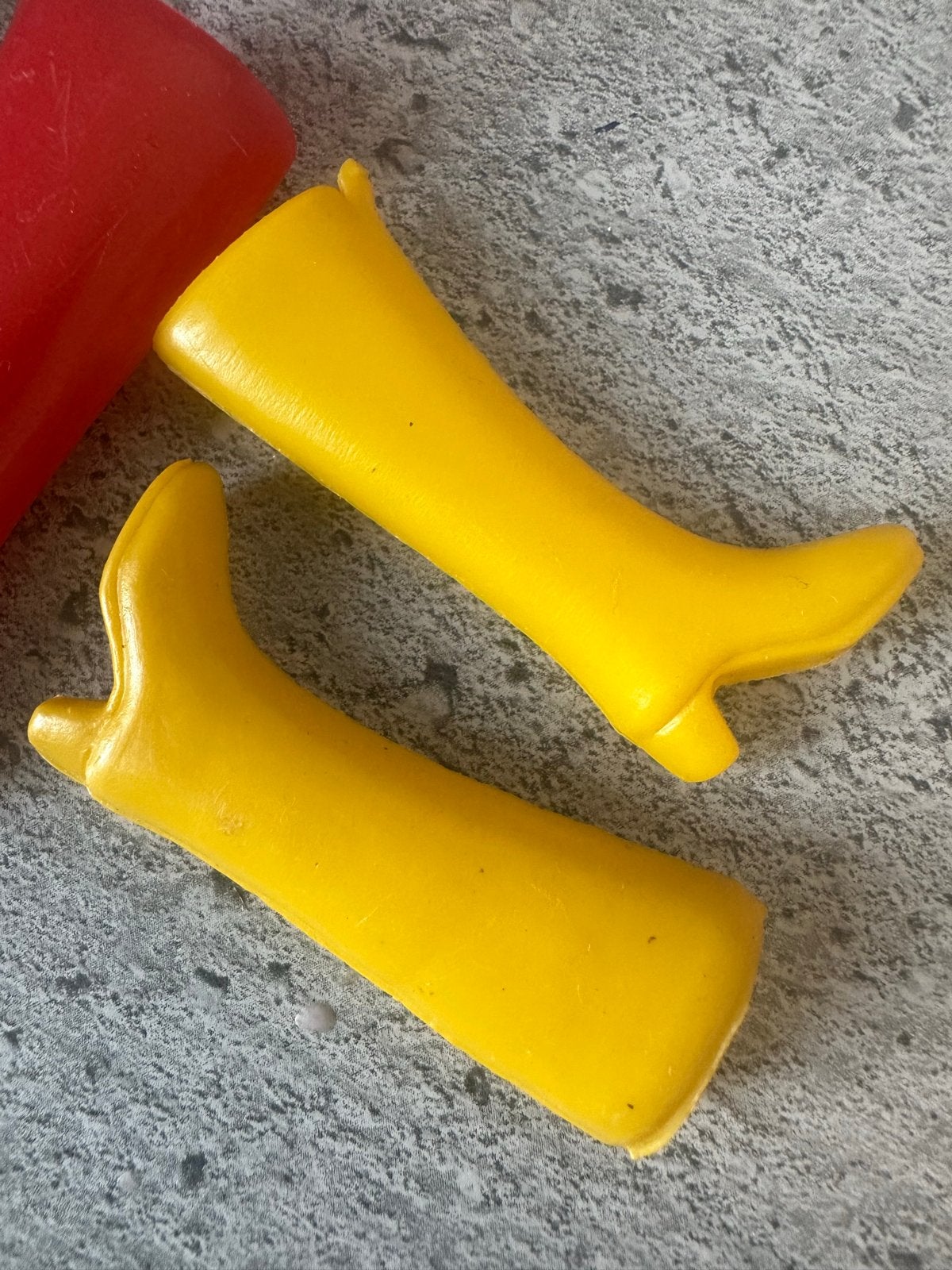 Vintage Barbie laarzen geel, Ophalen of Verzenden, Gebruikt, Meisje