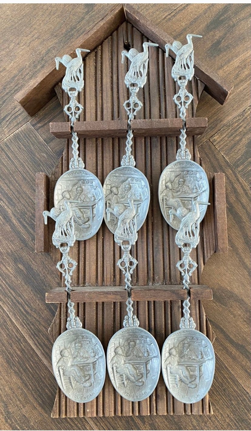 Vintage grote houten lepelrek & 6 tinnen lepels -50 x 26 cm, Ophalen of Verzenden