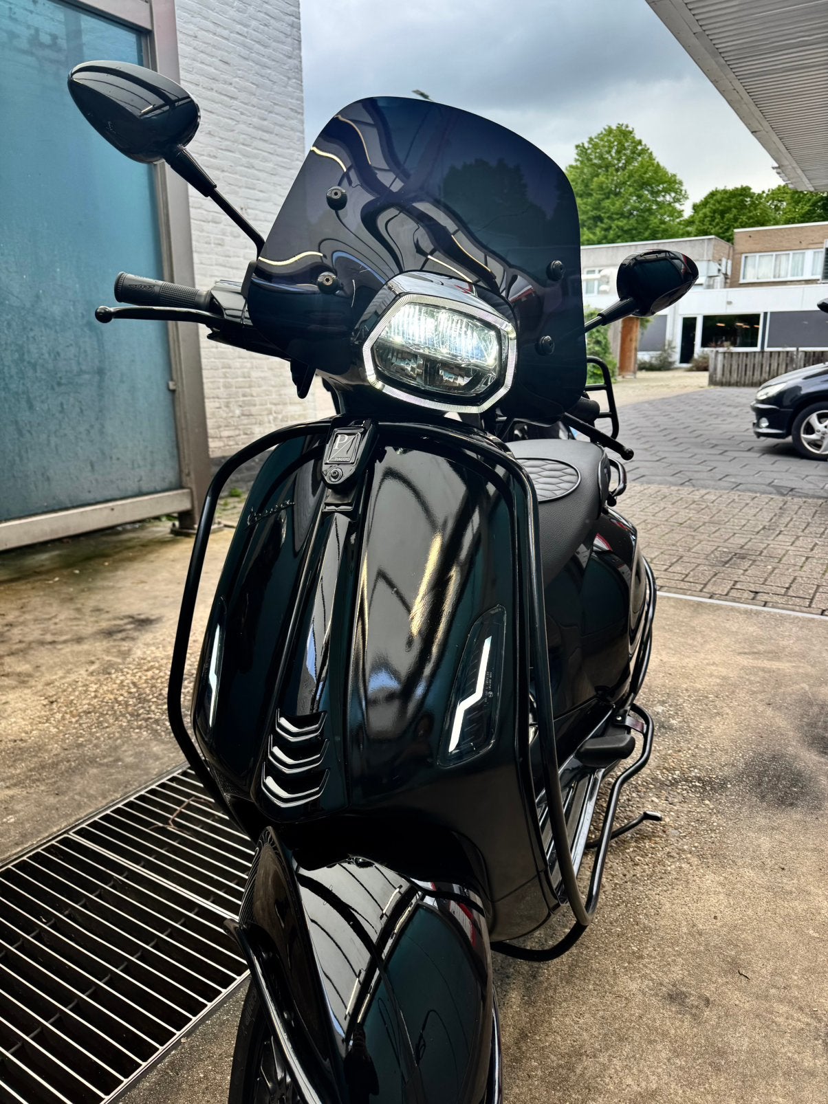 Vespa sprint zwart 2022 E5, Fietsen en Brommers, Scooters | Vespa, Ophalen, Maximaal 45 km/u, Vespa S, Zo goed als nieuw