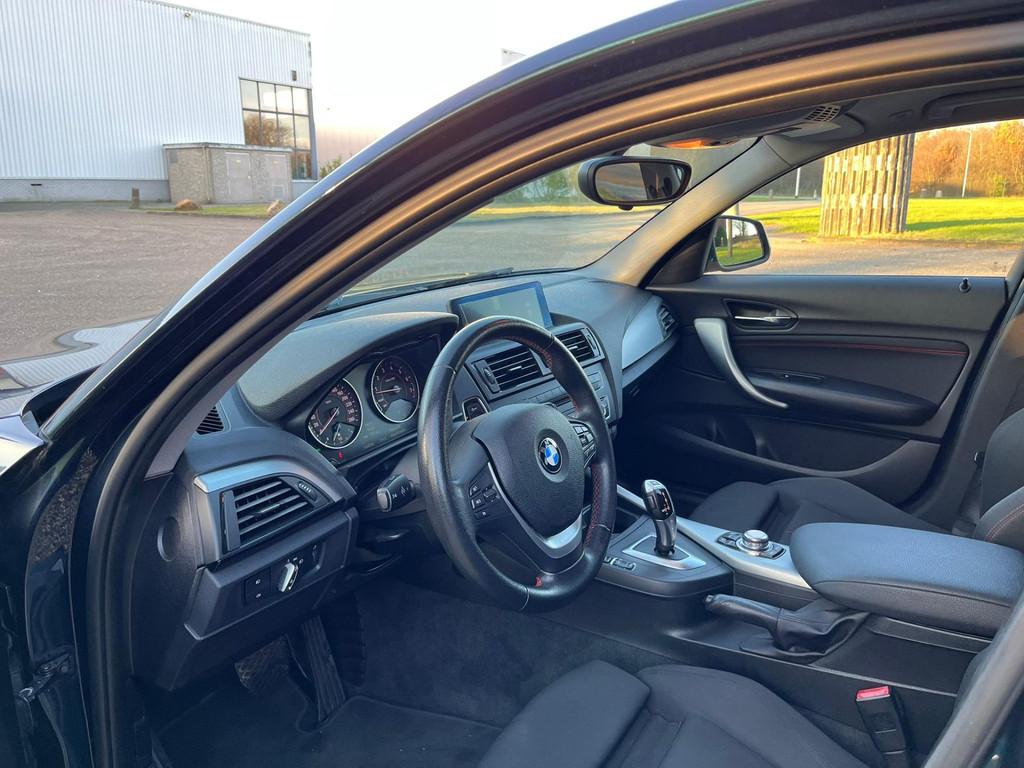 BMW 1-serie 118i Business 5-deurs AUTOMAAT/xenon/NAVI, Auto's, BMW, Euro 5, Achterwielaandrijving, Gebruikt, 4 cilinders