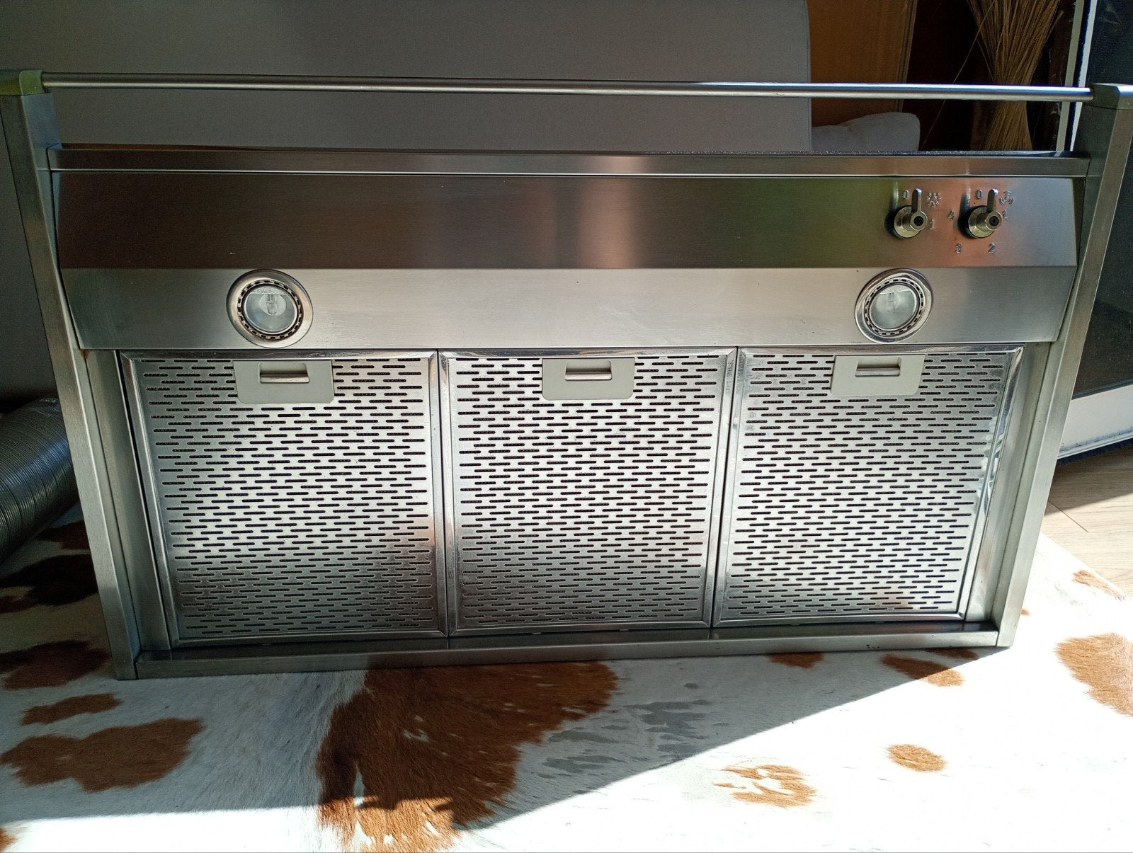 Smeg afzuigkap 90 cm breed met achterwand / spatwand, Gebruikt, Wandschouwkap, Ophalen of Verzenden, Vrijstaand