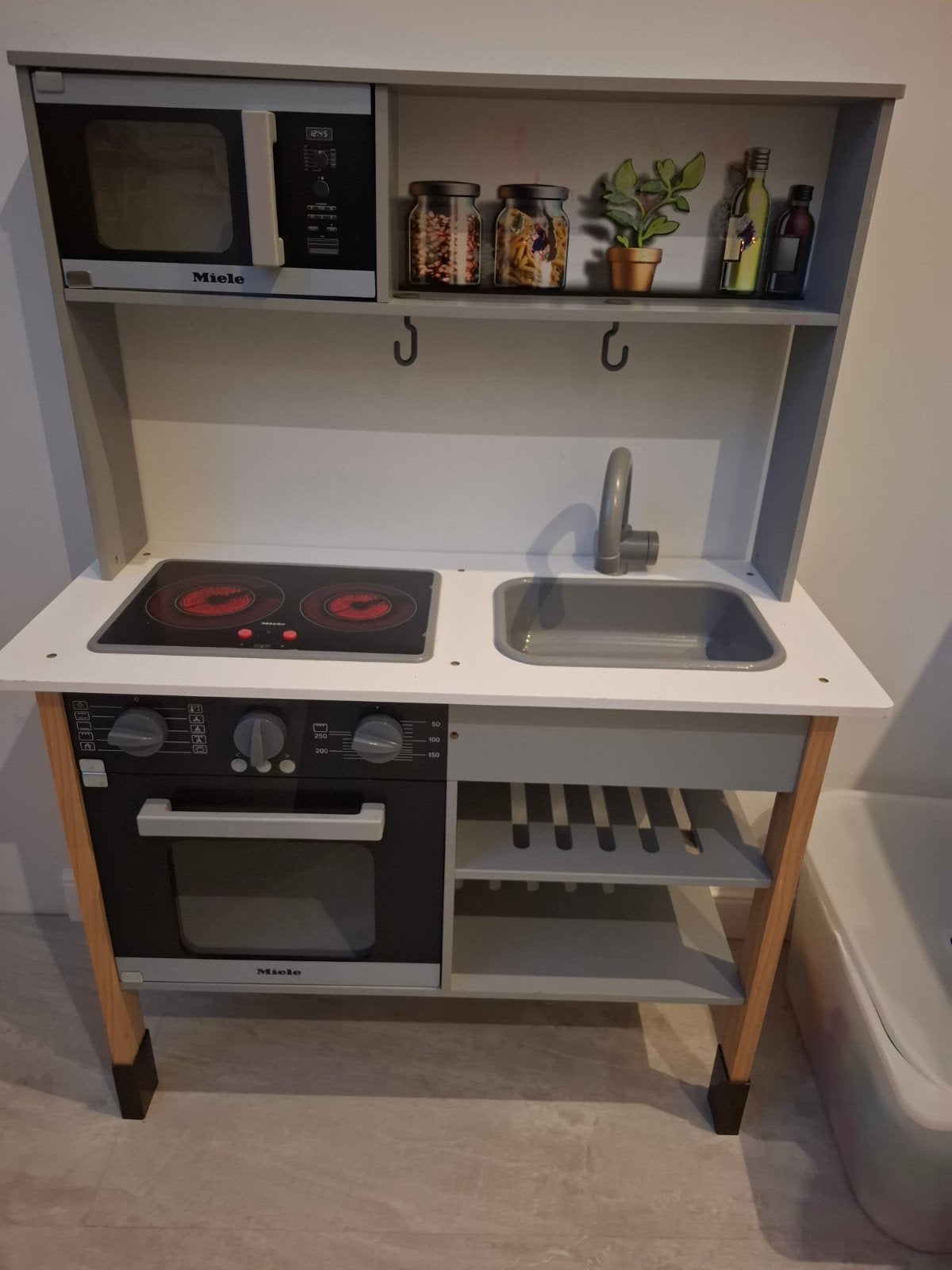 Miele Speelkeuken met Oven en Magnetron, Ophalen, Zo goed als nieuw