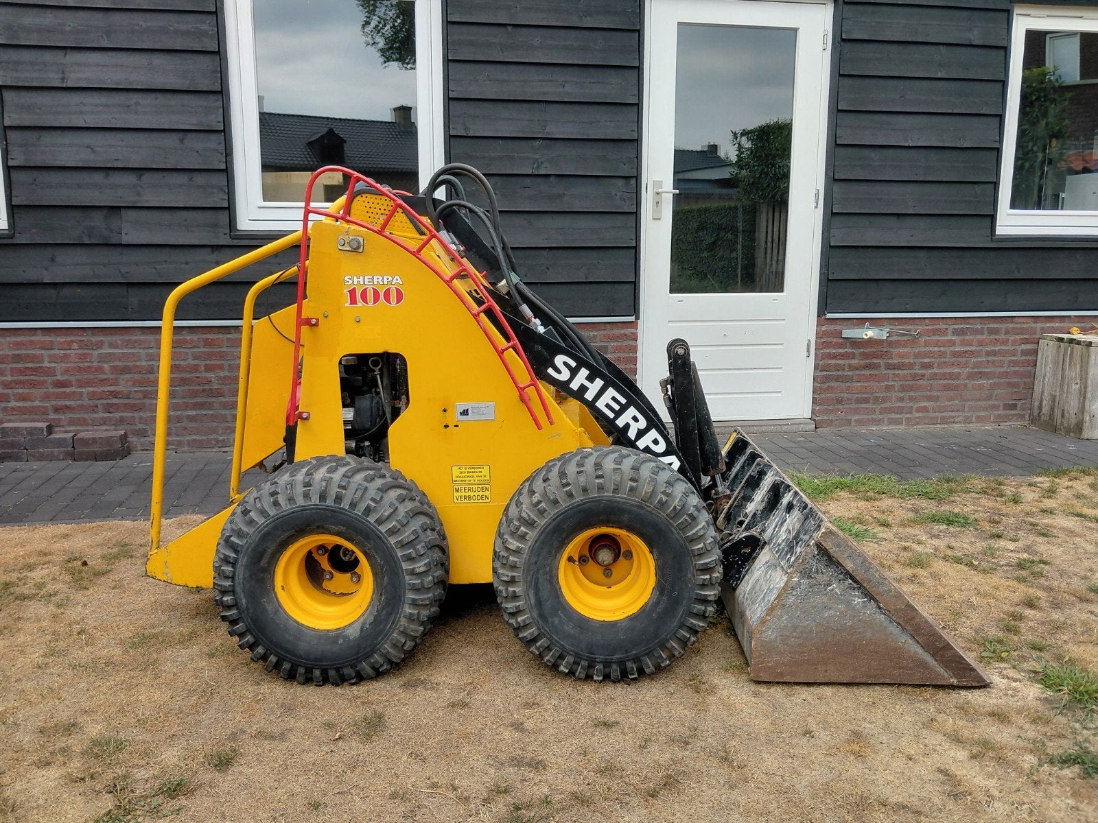 Sherpa 100 / Skidster / Giant / Honda / Shovel / Loader, Doe-het-zelf en Verbouw, Gereedschap | Overige machines, Ophalen