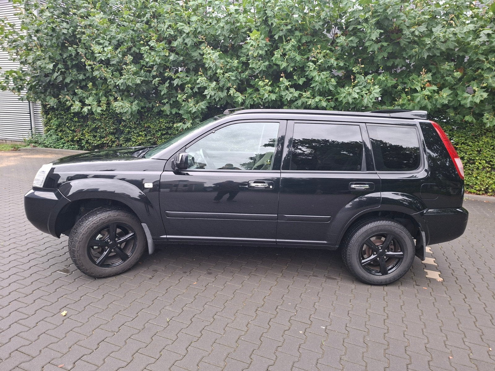 Nissan X-Trail 2.5 AUT 2004 Zwart, Auto's, Automaat, 1350 kg, 164 pk, 4 cilinders