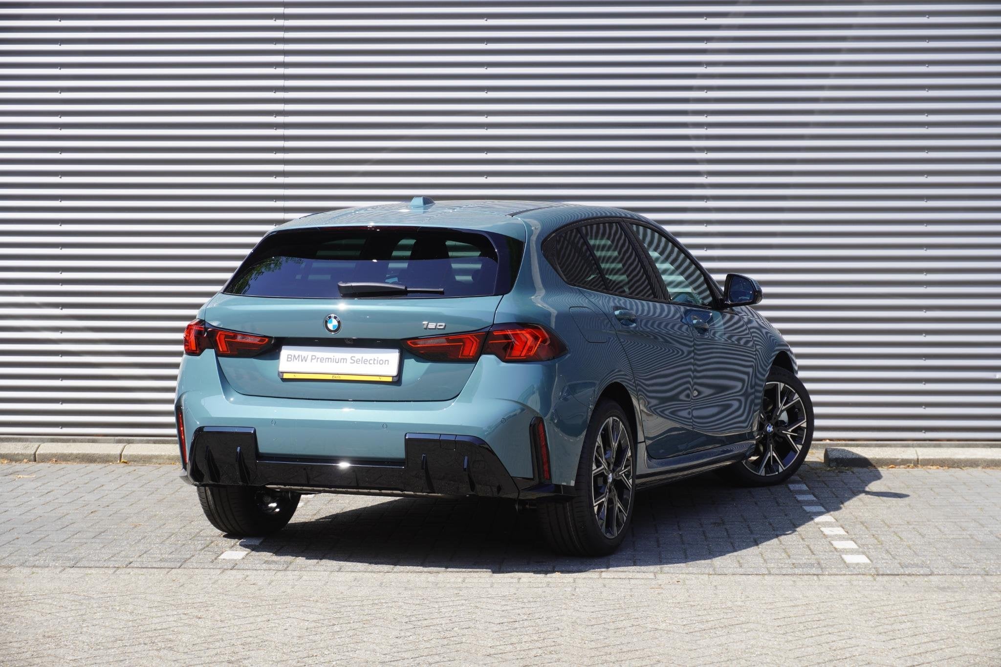 BMW 1 Serie 120 | M Sport Design | Extra getint glas | Harma, Auto's, BMW, Stof, Euro 6, Met garantie (alle), Origineel Nederlands