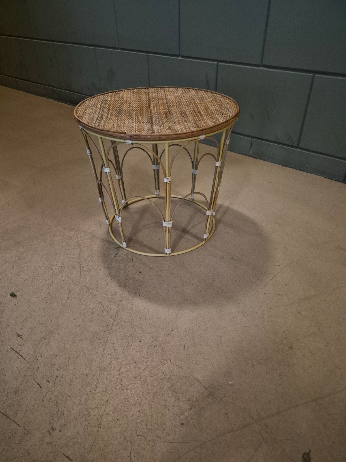 bamboe bijzettafel, Huis en Inrichting, 45 tot 60 cm, Minder dan 55 cm, Rond, Ophalen of Verzenden