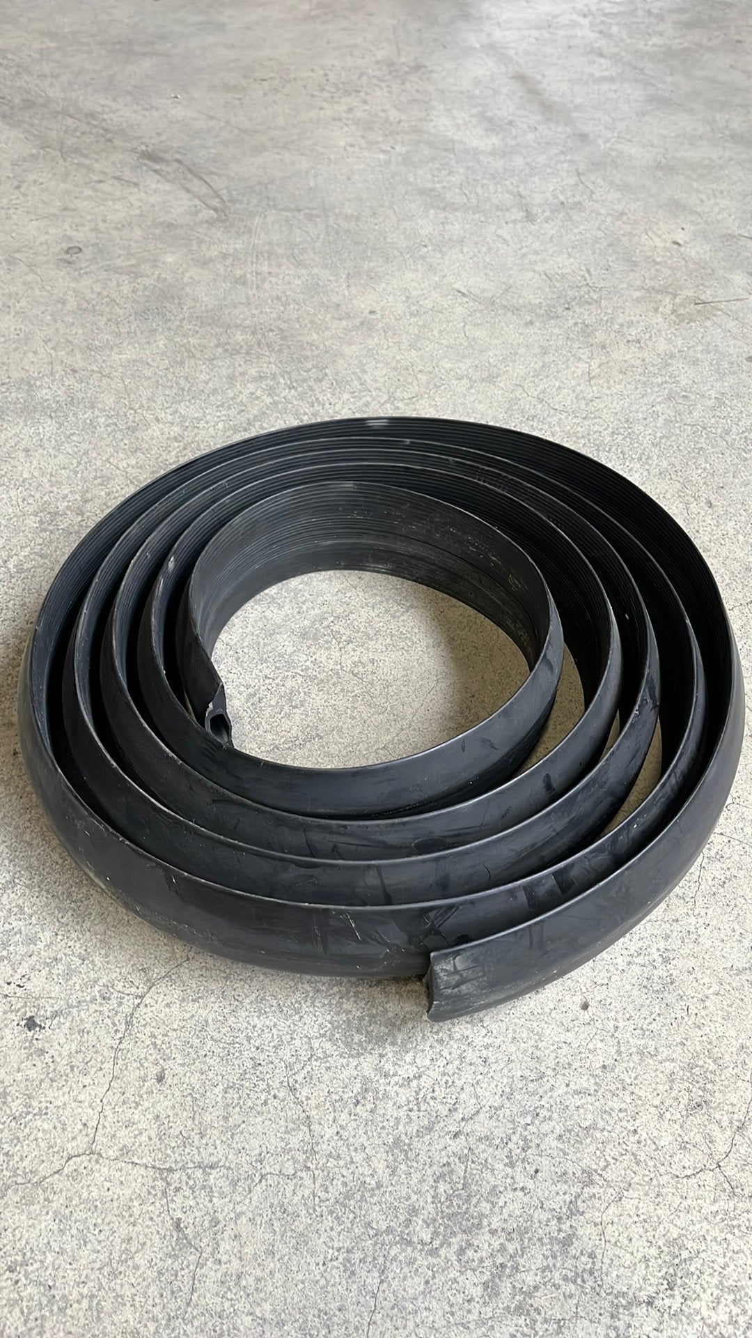 Kabeldoorvoer ruim 5 meter, Zwart, Gebruikt, Kabelgoot, Onbekend