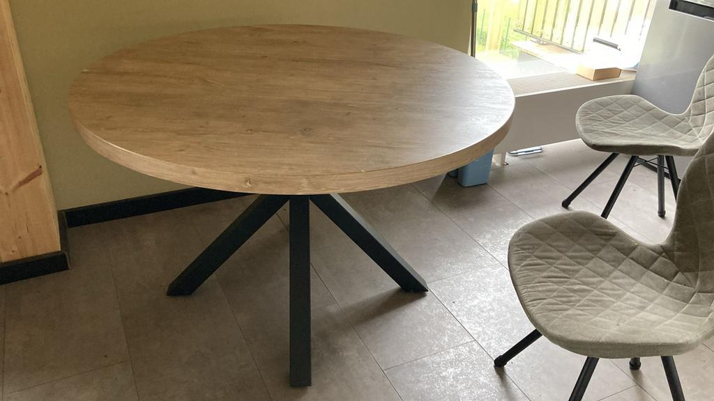 Ronde tafel in prima staat, Ophalen of Verzenden, Zo goed als nieuw, Rond