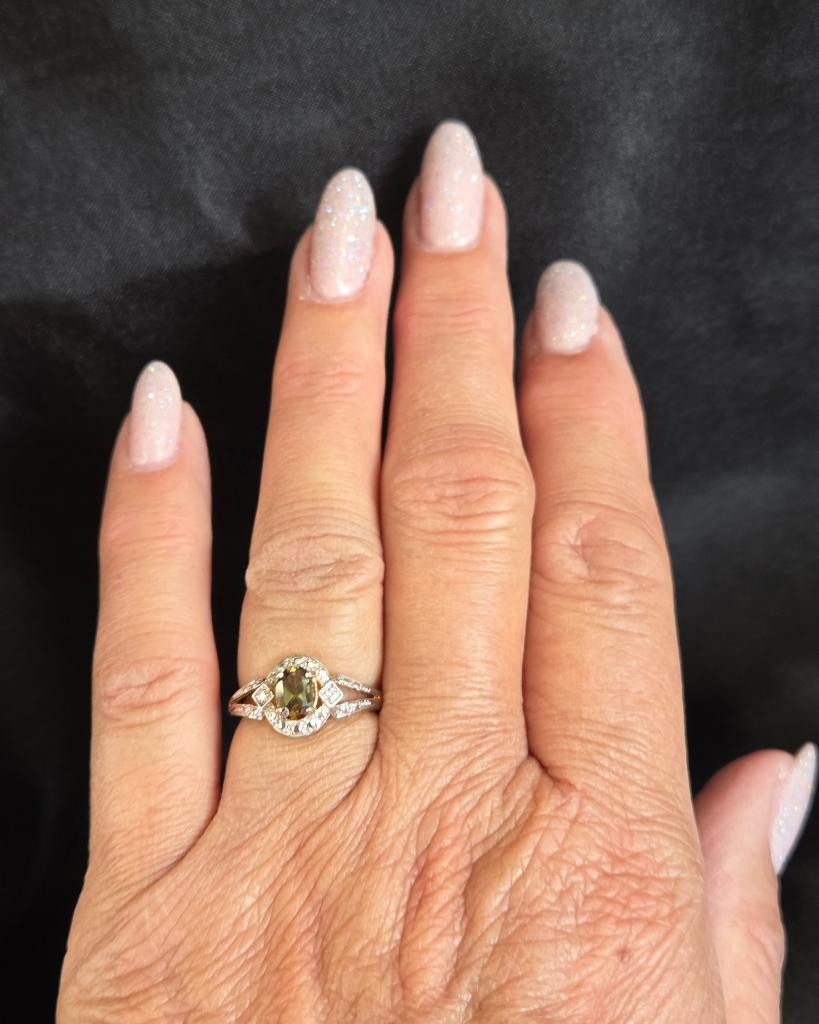 GoudenVintage ring met mystictopaas en diamant. 2026/310., Overige kleuren, ., Ophalen of Verzenden, Zo goed als nieuw