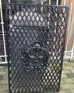 Deurrooster gietijzer Medusa 97,5 bij 60., Ophalen of Verzenden