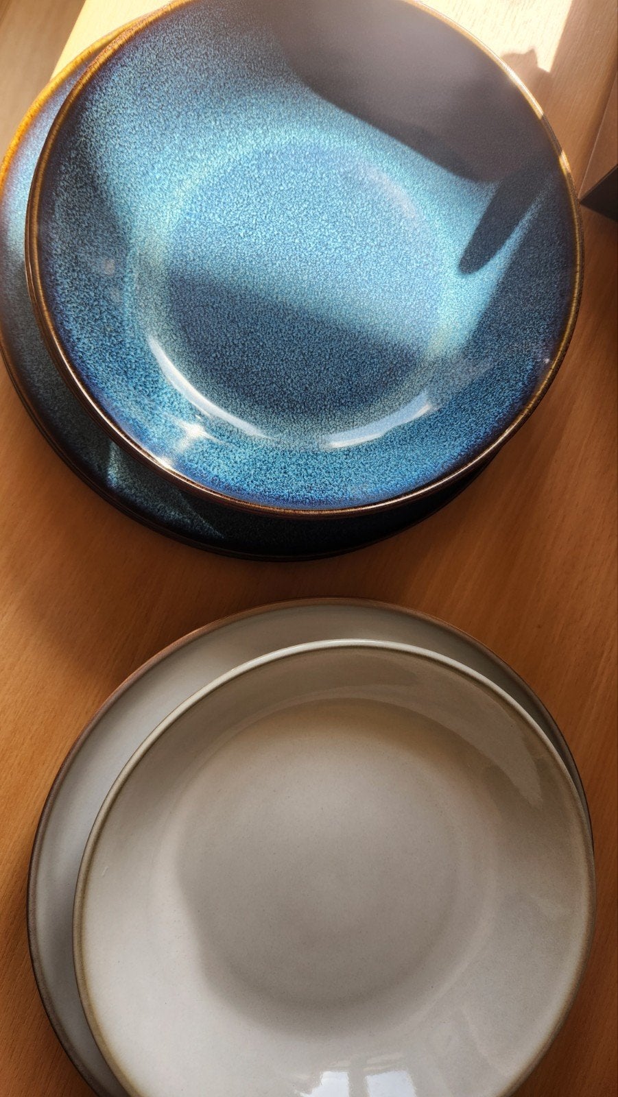 4 platte borden, 4 gebogen borden (8 in totaal) IKEA grijs, Huis en Inrichting, Keuken | Servies, Gebruikt, Keramiek, IKEA, Ophalen of Verzenden
