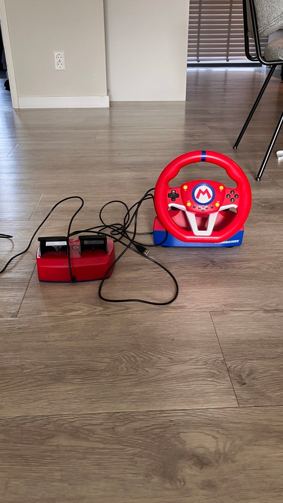 Mario Kart racestuur en oplaadstation voor Nintendo Switch, Ophalen of Verzenden, Zo goed als nieuw, Zonder controller, Switch Original