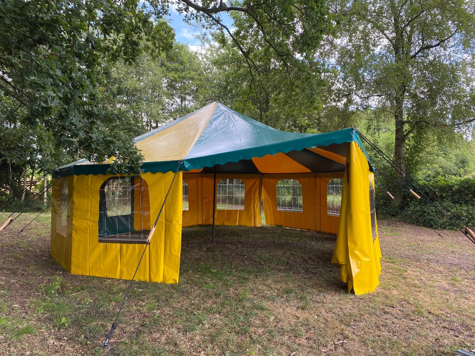 Zo goed als nieuwe Circus tent, spantent, feesttent, Ophalen, Zo goed als nieuw