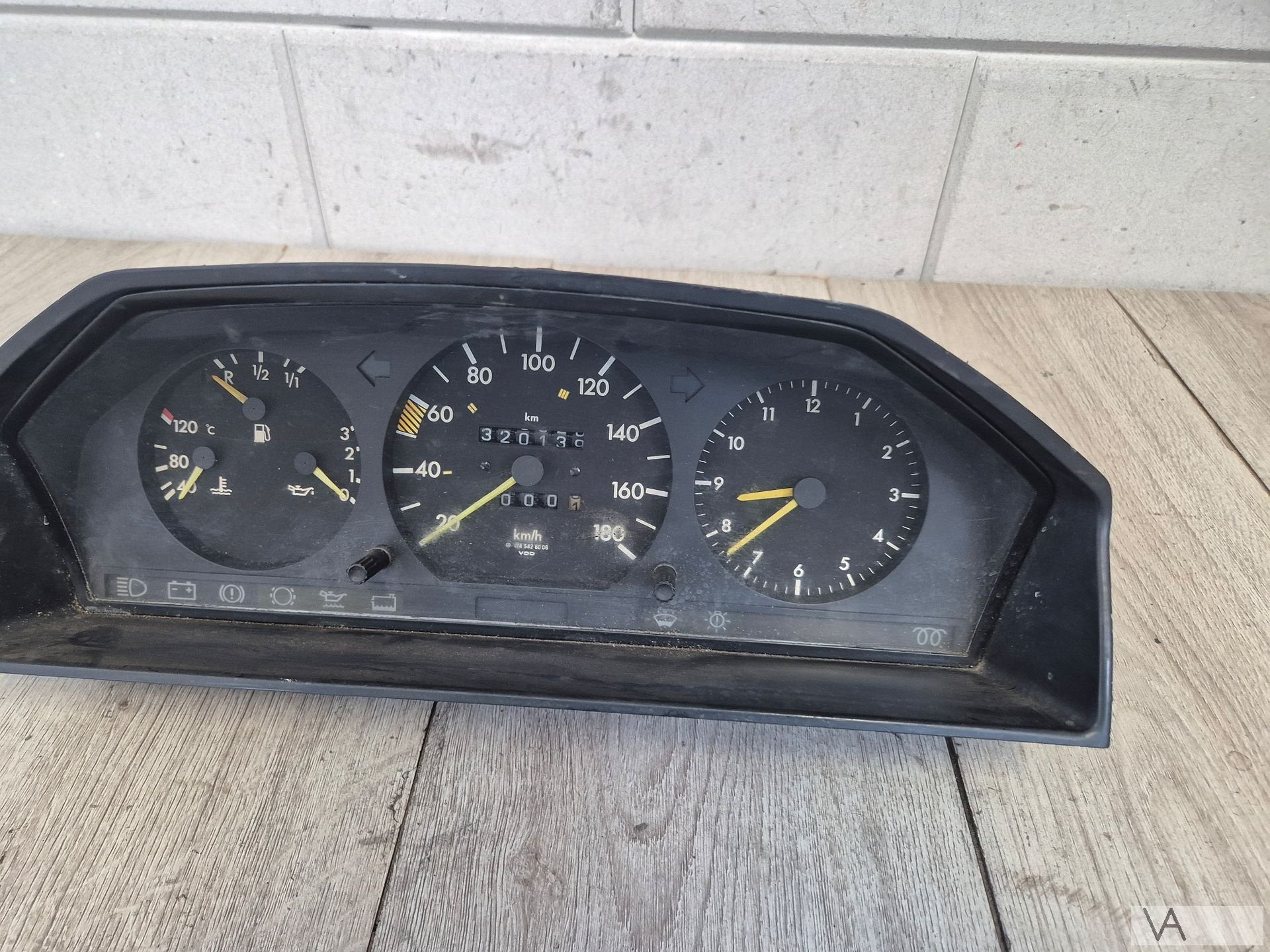 Cockpit tellerbak van Mercedes W124 DIESEL 1245426006 €100, Auto-onderdelen, Gebruikt, -, Ophalen of Verzenden, -