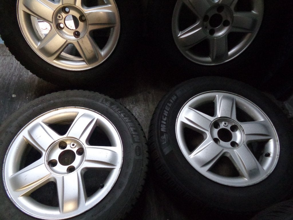 Michelin winterbandenset Renault Clio, Ophalen, Gebruikt, 15 inch, Banden en Velgen
