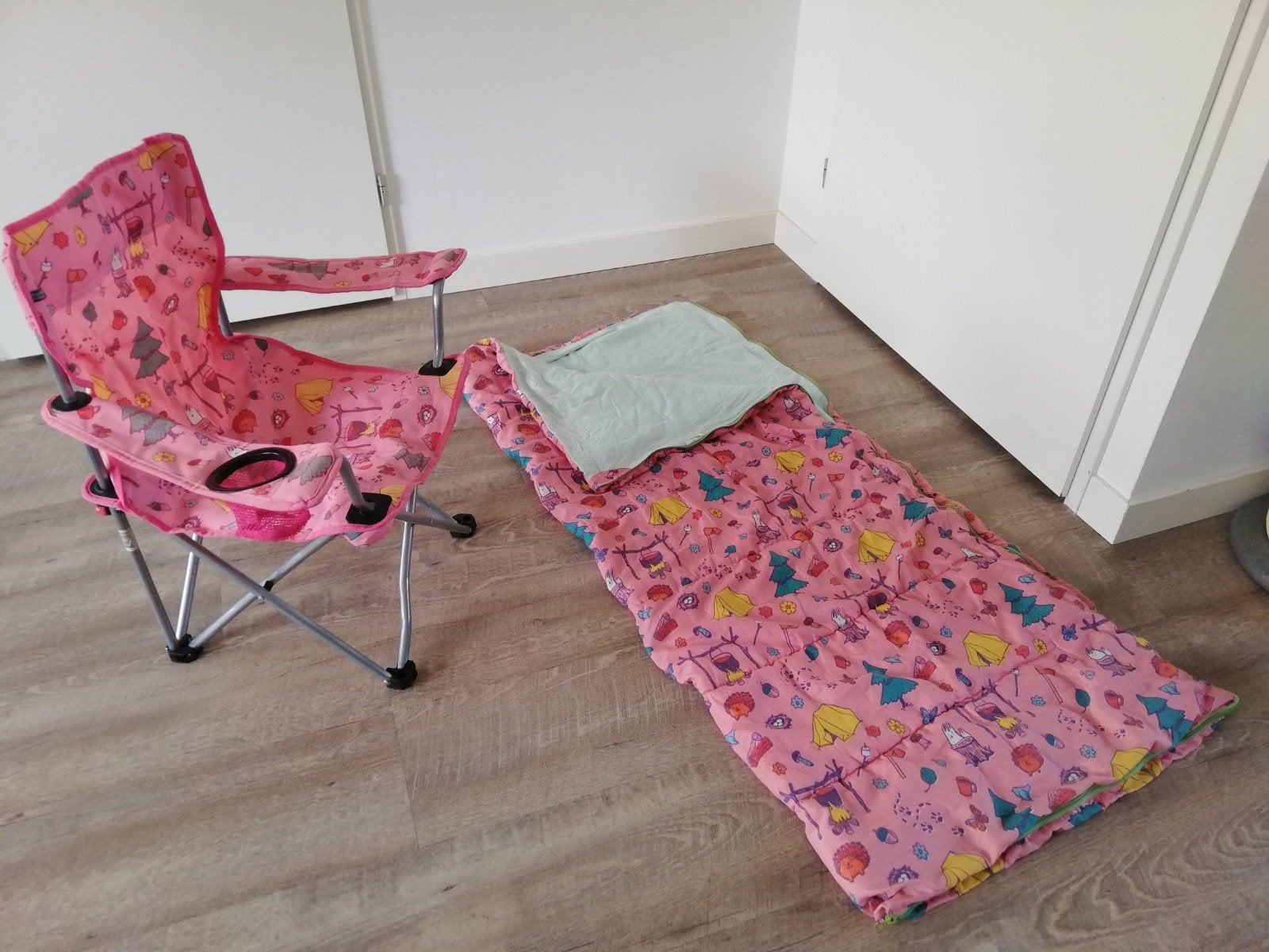 Wonder slaapzak en vouwstoel roze, Caravans en Kamperen, Ophalen of Verzenden, Gebruikt, Campingstoel