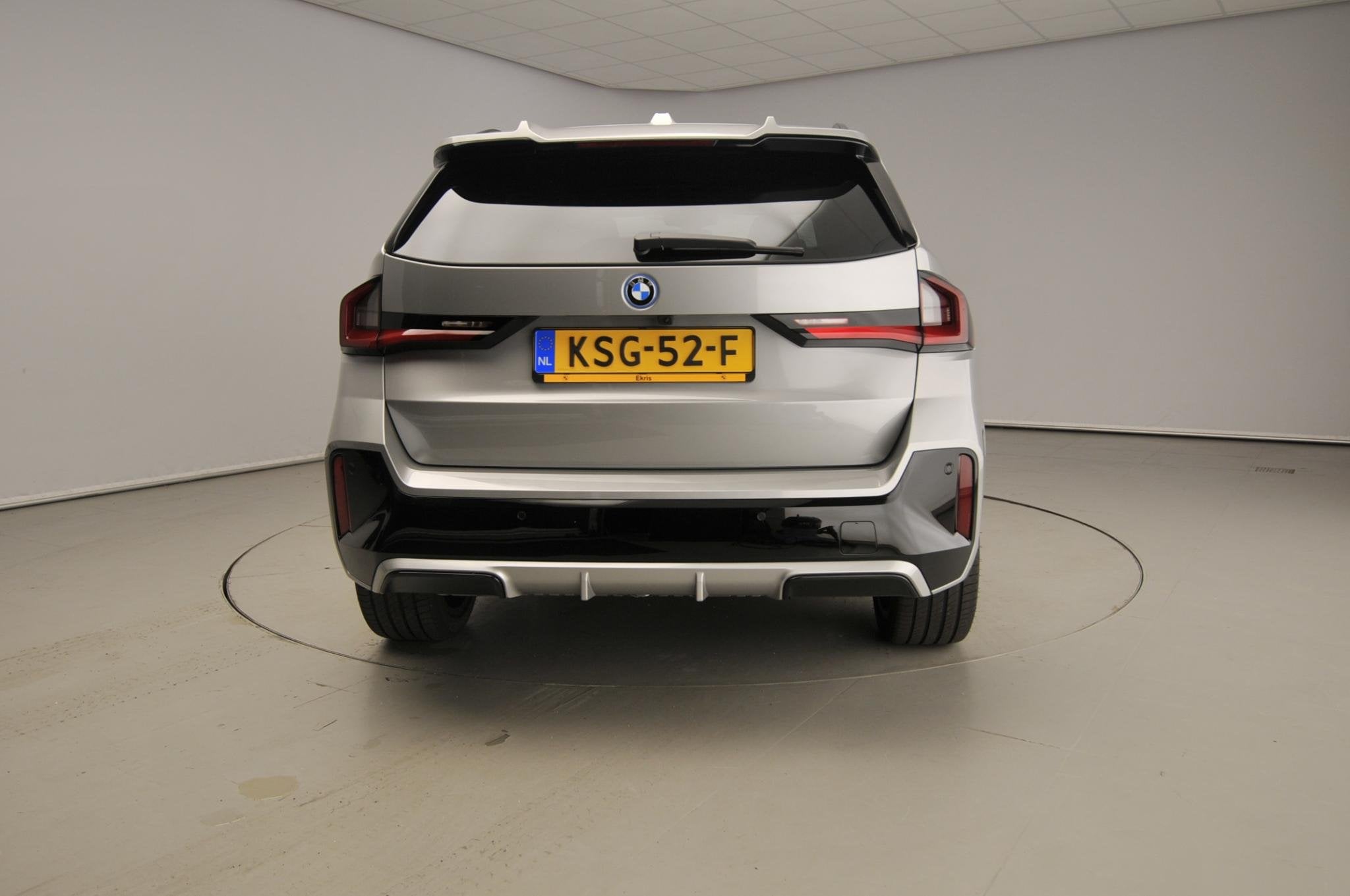 BMW X1 xDrive25e | M-Sportpakket | LED | HUD | Active cruise, Dealer onderhouden, 105 min, Bedrijf, Isofix