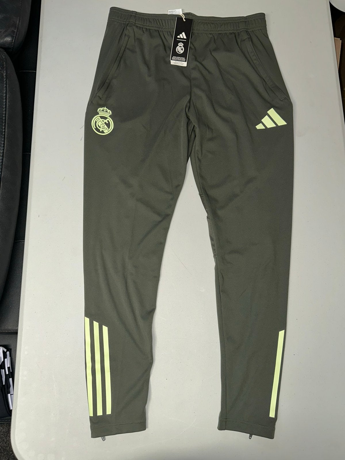 Adidas Real Madrid Trainingsbroek Heren - Maat L, Maat 52/54 (L), Nieuw, Ophalen of Verzenden, Voetbal