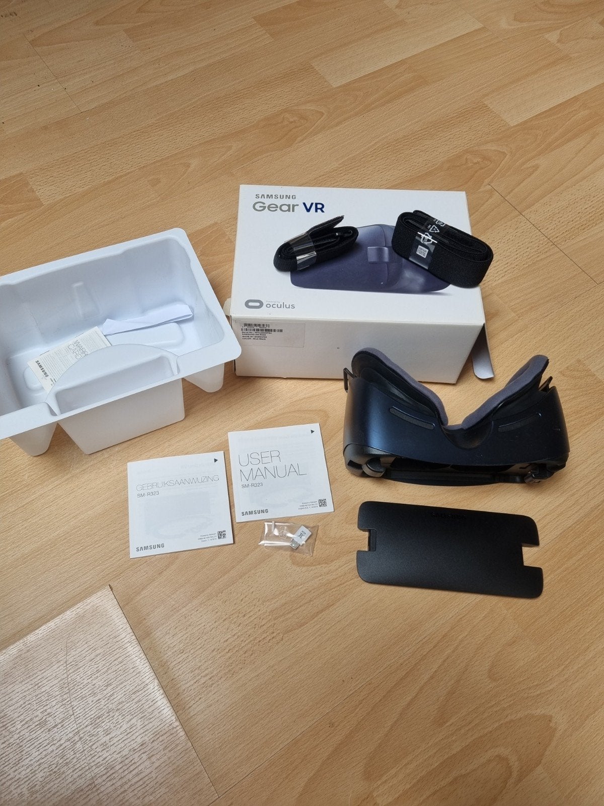 Samsung Gear VR (SM-R323) - Nieuw in originele verpakking, Ophalen of Verzenden, Nieuw, VR-bril, Telefoon