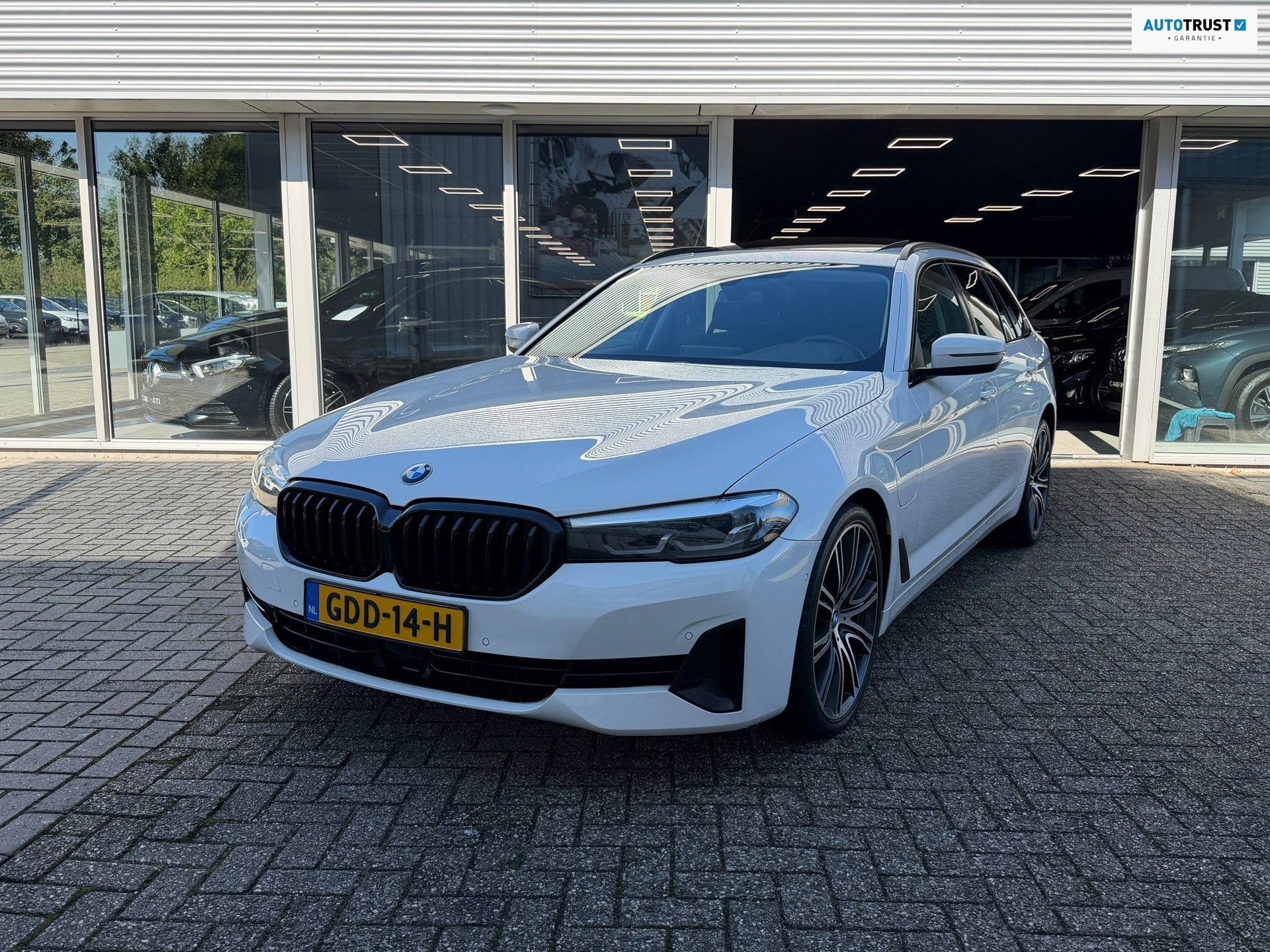 BMW 5-serie Touring 530e xDrive Executive / Navi / Climate /, 1998 cc, 1935 kg, Gebruikt, 4 cilinders