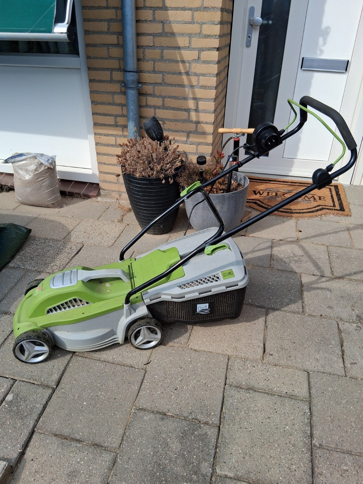te koop  zeer goede grasmaaier  20 euro, Tuin en Terras, Ophalen, Zo goed als nieuw