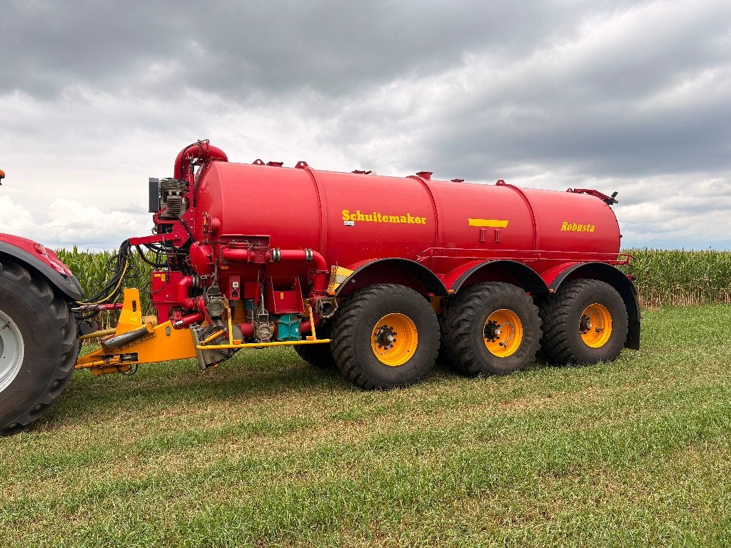Schuitemaker Robusta 225 bemestertank, Ophalen, Veehouderij, Gewasbescherming en Bemesting