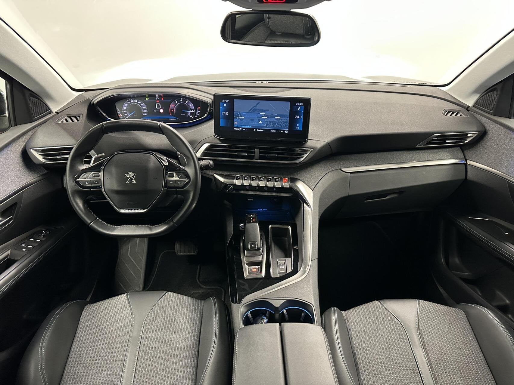 Peugeot 3008 1.2 PureTech Allure Avantage TREKHAAK CARPLAY N, Auto's, Peugeot, Gebruikt, 1199 cc, Met garantie (alle), Leder en Stof