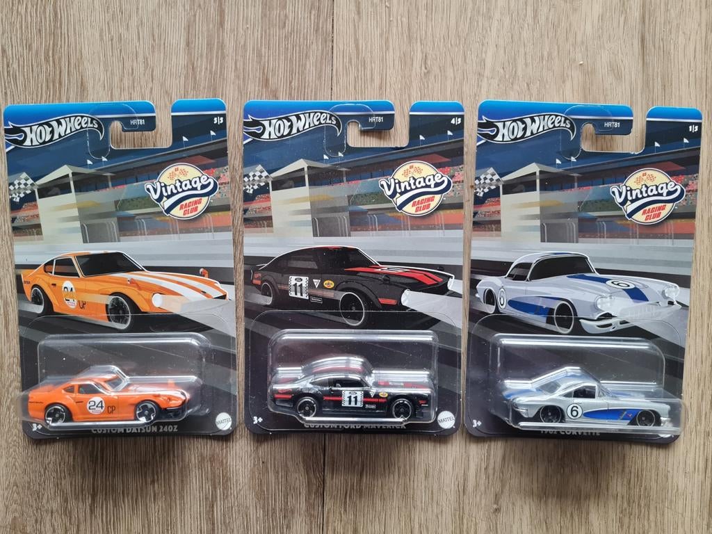 3 verschil. Vintage Racing Club modellen 1:64 ( Hotwheels), Hobby en Vrije tijd, Modelauto's | Overige schalen, Ophalen of Verzenden
