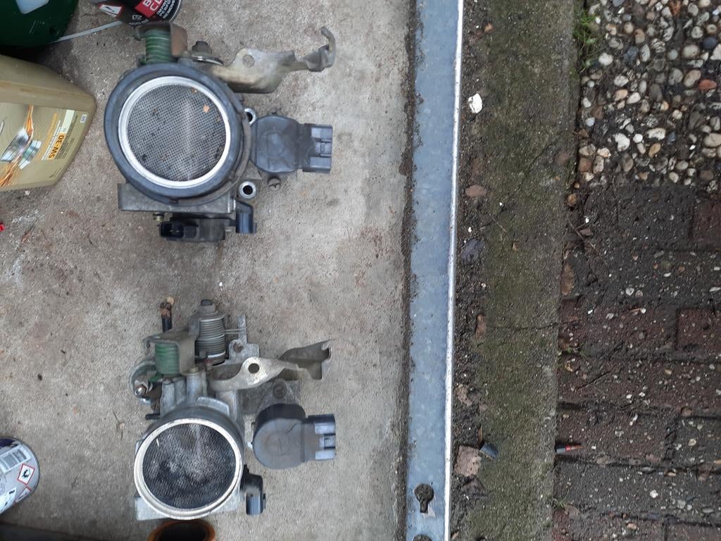 2x gasklephuis micra k11, Ophalen of Verzenden