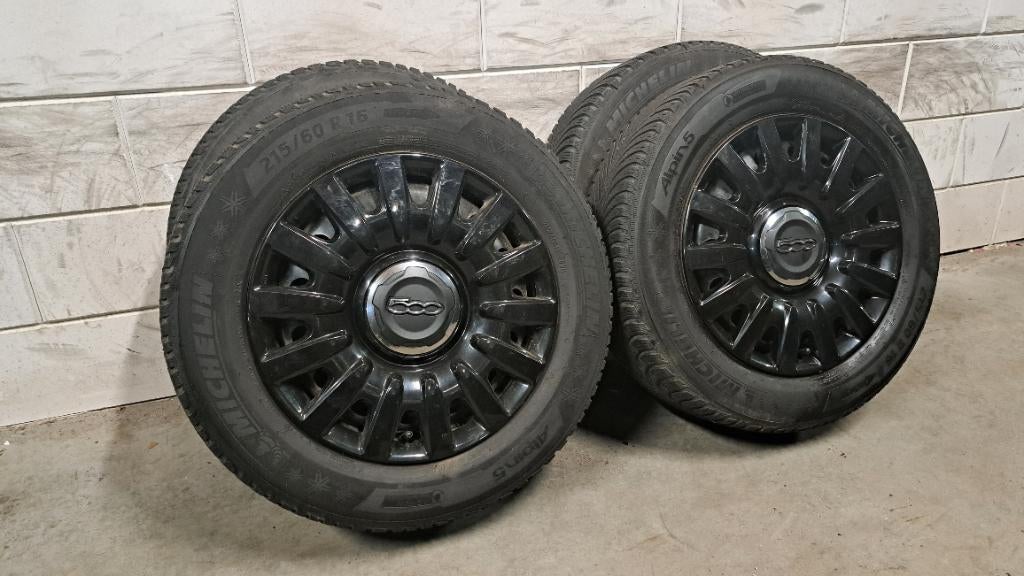 Winterbanden Fiat 500X Croma Compass 159 Giulia 215/60/16, 16 inch, Banden en Velgen, Personenwagen, Gebruikt