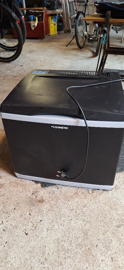 Dometic koelbox, Caravans en Kamperen, Ophalen, Zo goed als nieuw, Koelbox, Elektrisch