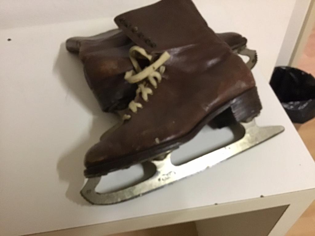 Twee paar oude kunstschaatsen, Ophalen of Verzenden, Zo goed als nieuw, Kunstschaatsen, Overige merken