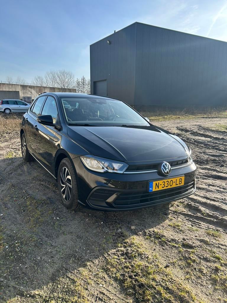 Volkswagen Polo 1.0 TSI 95pk 2021 Zwart, Auto's, Voorwielaandrijving, 1072 kg, Origineel Nederlands, Handgeschakeld