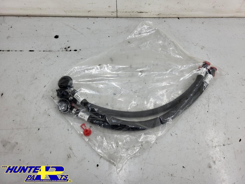 Injector brandstof Volvo V70 II ('00-'08) 8641973, Auto-onderdelen, Brandstofsystemen, Volvo, Gebruikt, Ophalen of Verzenden