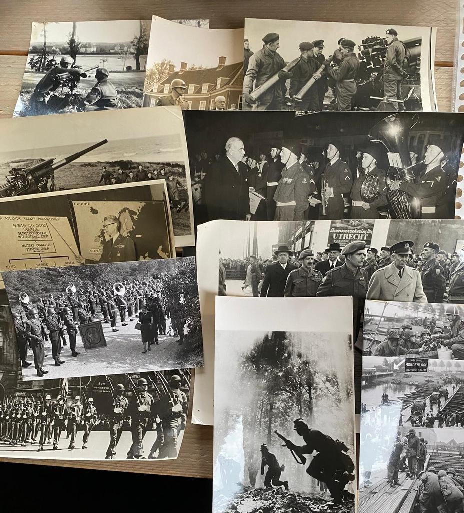 11 militaire foto's oefeningen, defile en LSK muziekkorps., Verzamelen, Ophalen of Verzenden, Landmacht, Nederland