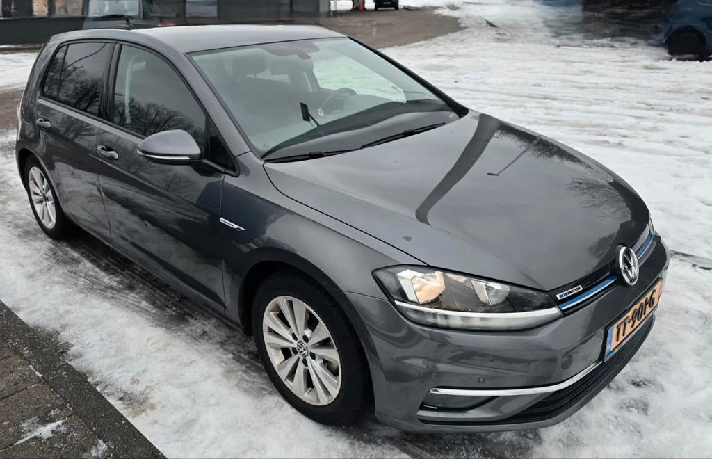 Volkswagen Golf 1.5 TSI  2018 Grijs, Auto's, Volkswagen, Particulier, Golf, ABS, Achteruitrijcamera, Adaptieve lichten, Adaptive Cruise Control
