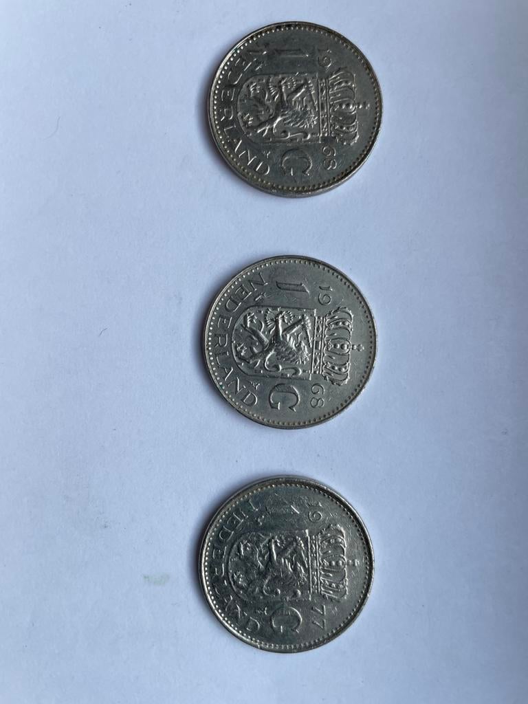 Gulden 1968 & 1977 - Juliana, Postzegels en Munten, Munten | Nederland, Ophalen of Verzenden, Koningin Juliana, 1 gulden, Losse munt