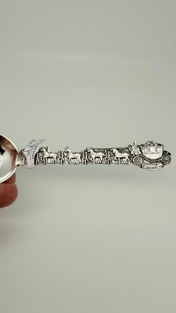 Zilveren lepel van de gouden koets. Lengte: 13,1 cm., Antiek en Kunst, Verzenden, Zilver