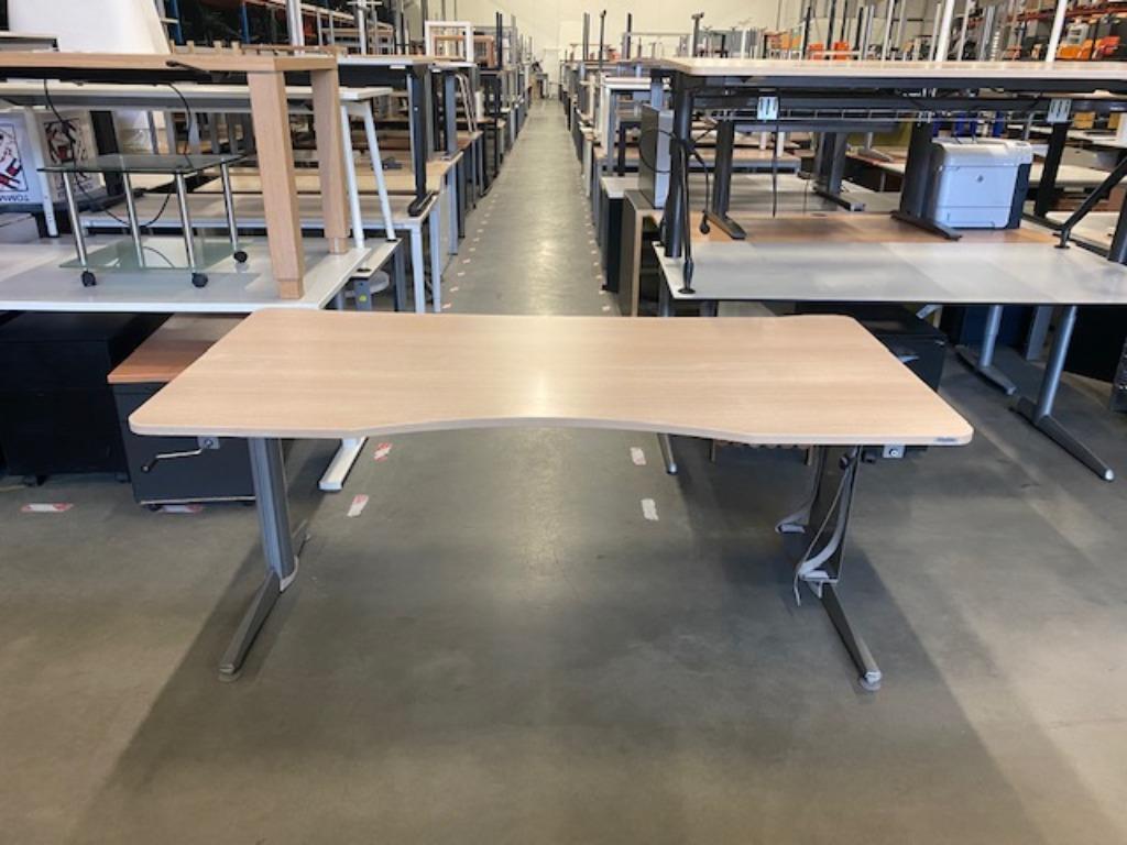 Verstelbaar bureau met slinger 180x90xH62-91 cm, 850 stuks, Huis en Inrichting, Bureaus, Ophalen of Verzenden, In hoogte verstelbaar