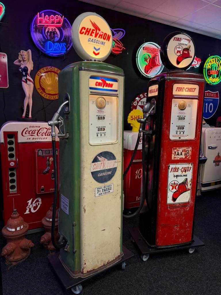 Amerikaanse benzinepomp Tokheim T39 Tall Chevron Gasoline, Ophalen, Gebruikt