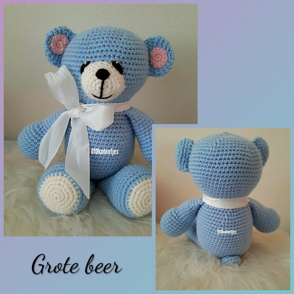Nieuwe zelfgehaakte knuffels. Grote blauwe beer. Rammelaar, Ophalen of Verzenden, Zo goed als nieuw