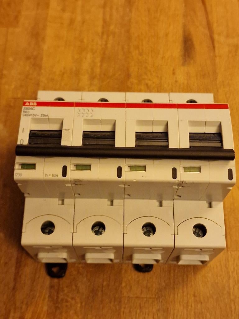 ABB B63 automaat  S804C, Doe-het-zelf en Verbouw, Ophalen of Verzenden, Zo goed als nieuw, Overige typen